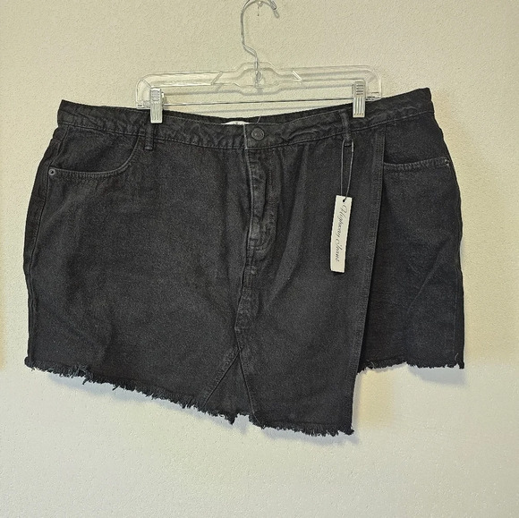 Highway Jeans Black Denim Plus Sized Skort Size 22 NWT - Picture 9 of 9